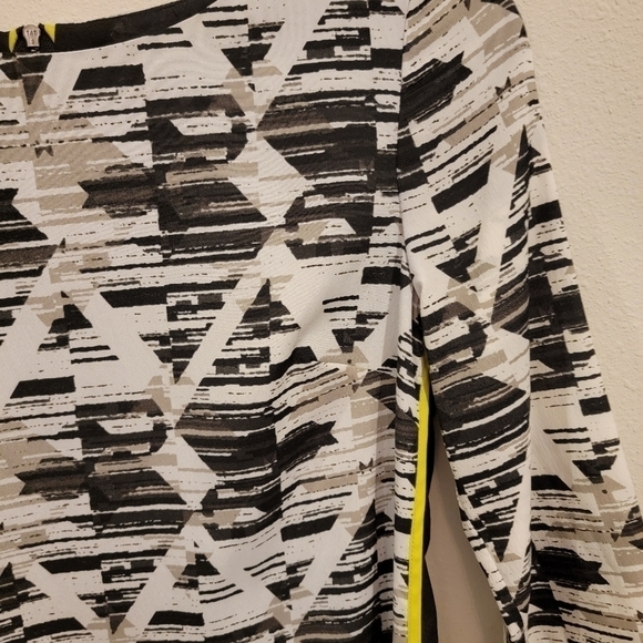 VINCE CAMUTO SIZE 6 DRESS - Picture 2 of 9